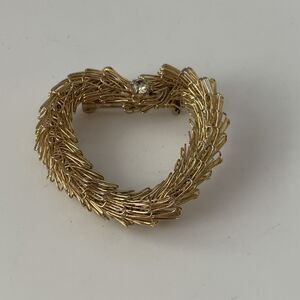Vintage Open Heart Shape Mesh Gold Tone Metal Brooch W/Single Crystal Valentines
